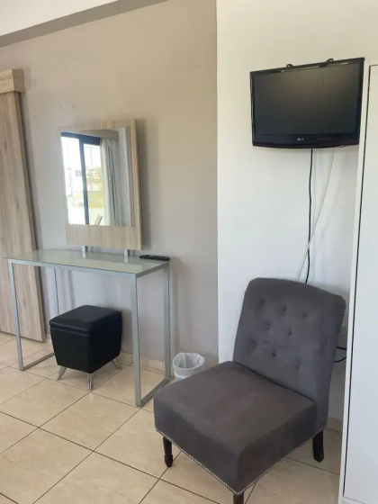 Suite 001 at Valentina Apartments Paphos Cosy Comfort for Two — отель с удобным расположением в Пафос