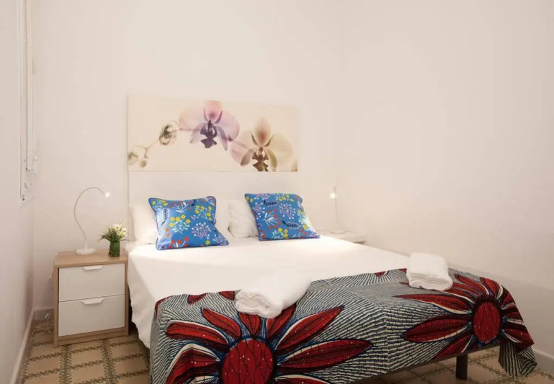 Centric Apartment El Molino Theater — отель с удобным расположением в Барселоне