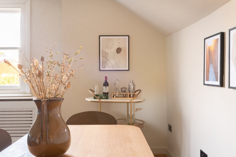 The Streatham Common - Modern & Bright 2BDR Apartment — забронировать отель в Лондоне