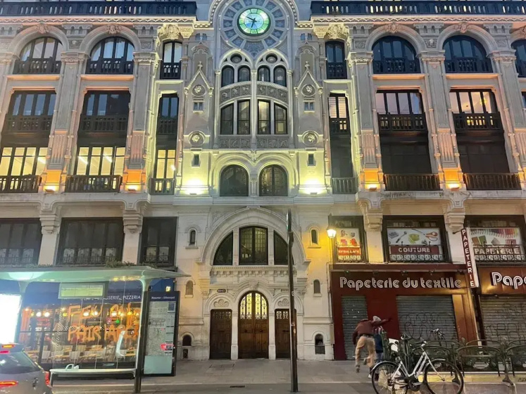 Superb Apartement 2 Bedrooms Center of Paris — забронировать отель в Париже