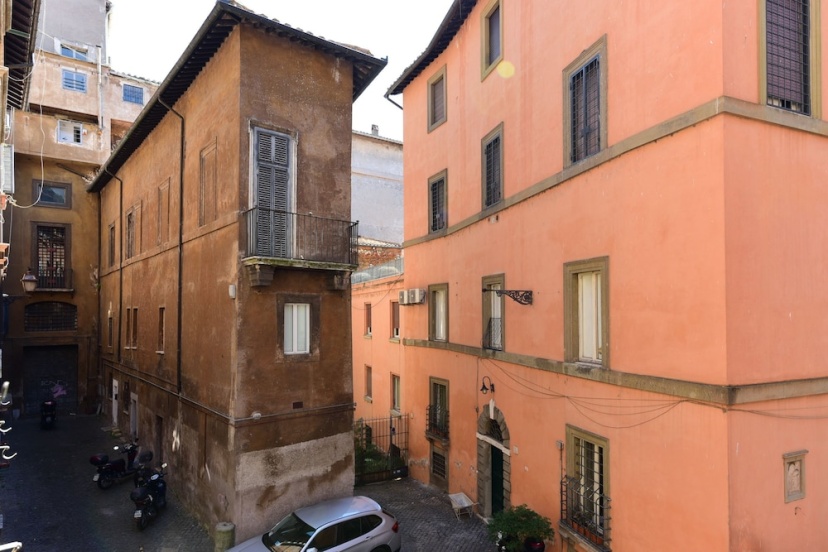 Цены на Via Giulia Charming Apartment в Риме