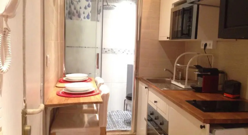 My Parisian Home Guy Moquet — отель с удобным расположением в Париже