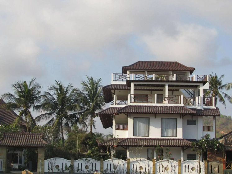 Friends Beach Hotel — отель с удобствами в Кута