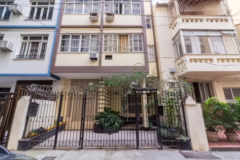 14 Minutes From Copacabana Beach Fo801 — отель с удобствами в Рио