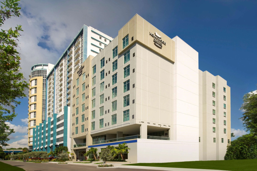 Homewood Suites by Hilton Miami Downtown/Brickell — отель с удобствами в Майами