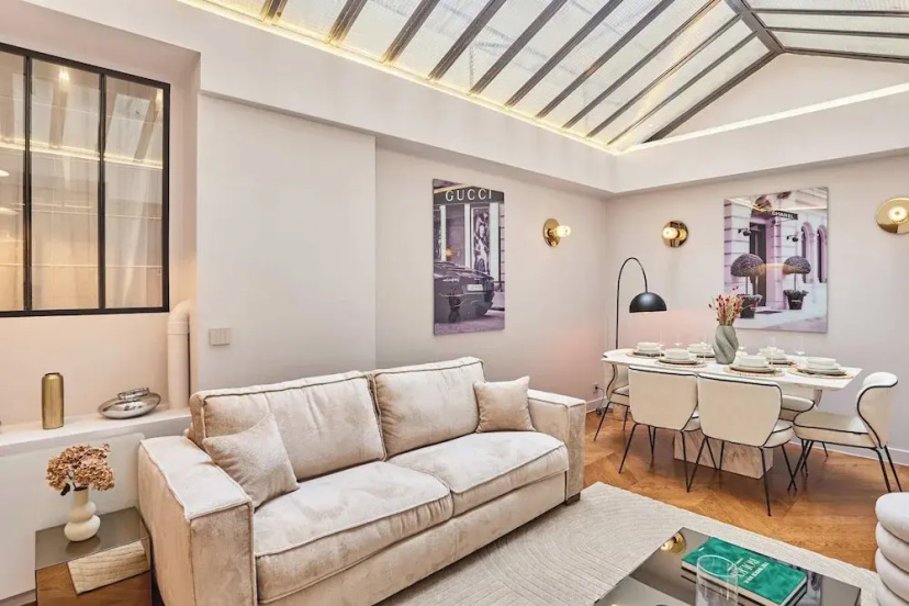 Sublime AC Apartment - Champs Elysees — отель с удобным расположением в Париже