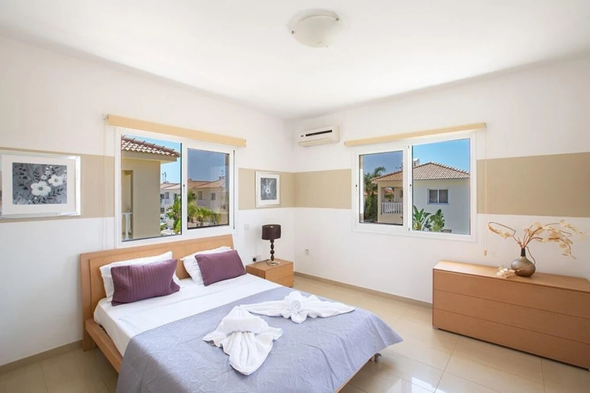 Villa Josie AQ HN7 — отель с удобствами в Айя-Напа
