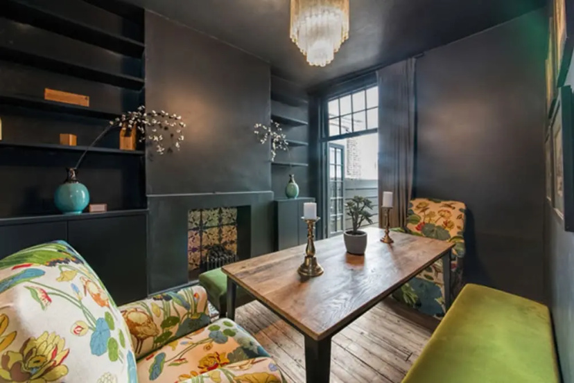 3 Bedroom Apartment with 2 Roof Terraces Sleeps 6 in Fulham — отель с удобствами в Лондоне