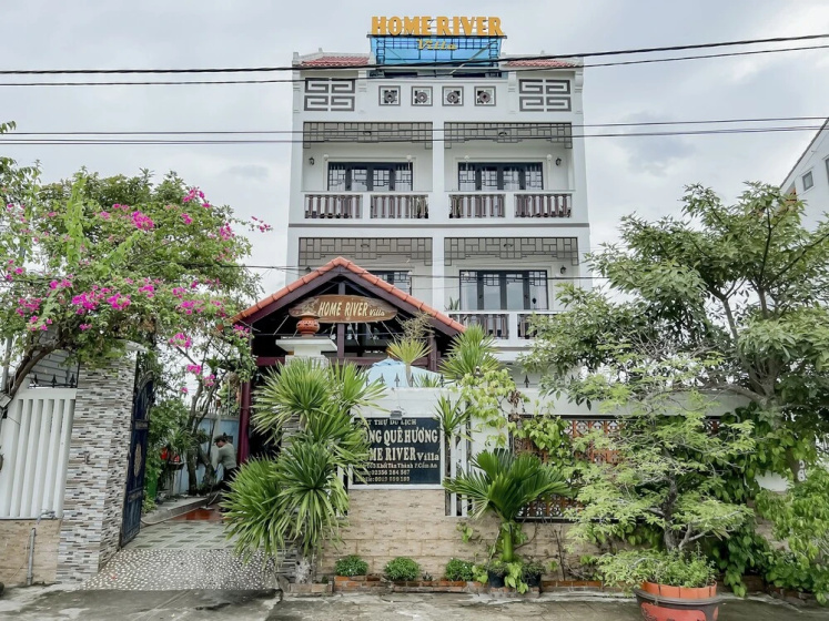 Hoi An Family Room with Swimming Pool — отель с удобным расположением в Дананге