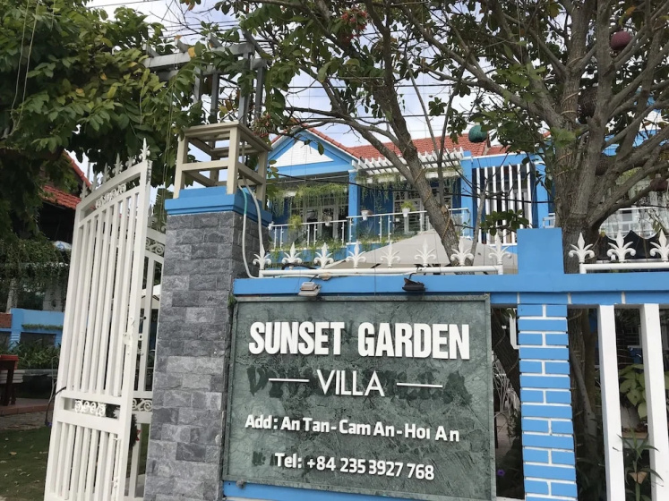 Sunset Garden Villa Riverside 2 — отель в Дананге, Вьетнам