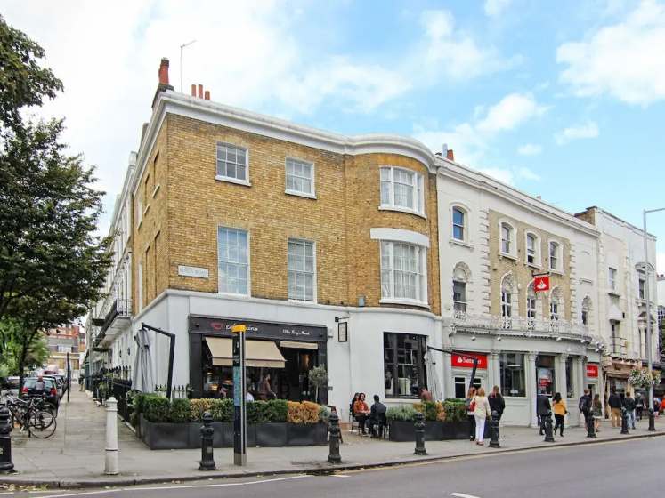 Lovely Apartment in London near Markham Square — забронировать отель в Лондоне