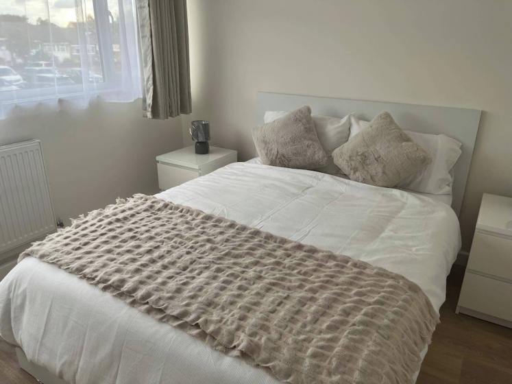 Cozy Cromwell Cottage in Croydon — забронировать отель в Лондоне