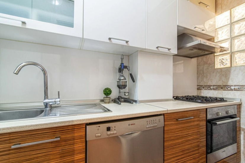 Cozy Flat 650 m to City s Nisantasi Mall — забронировать отель в Стамбуле