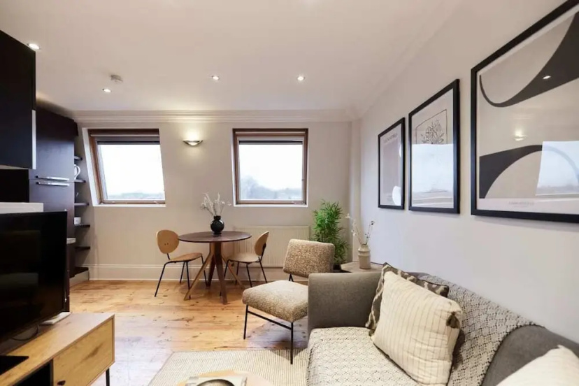 The London Cradle - Spacious 1bdr Flat — отель с удобным расположением в Лондоне