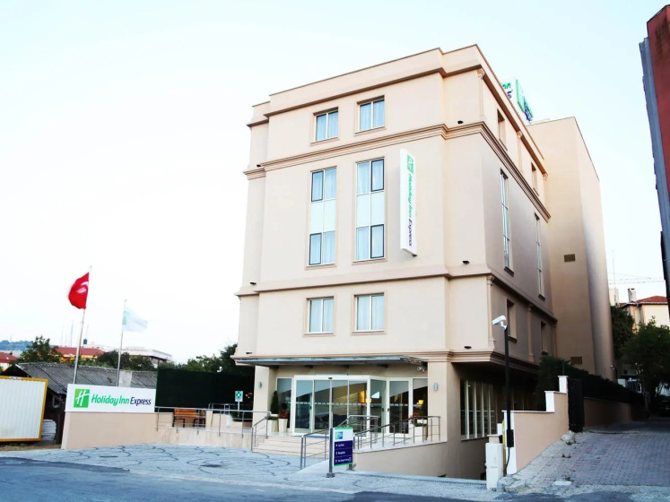 Holiday Inn Express Istanbul Altunizade by IHG — забронировать отель в Стамбуле