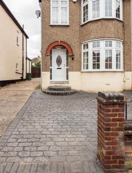 Impeccable 4-bed Apartment in Hornchurch — отель в Лондоне, Соединенное Королевство