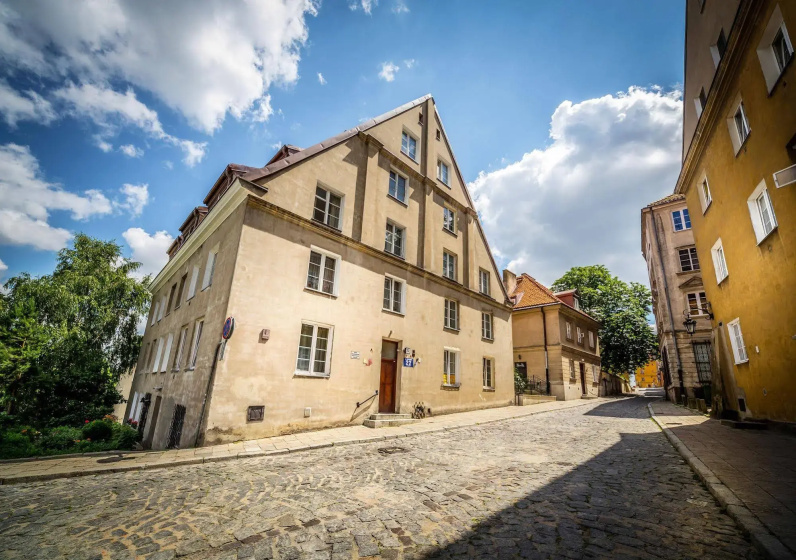Сравните цены на Old Town Kanonia Hostel & Apartments в Варшаве