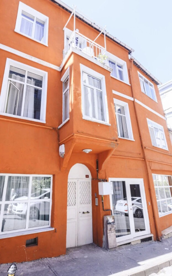 Cozy Private Room at  Taksim — отель с удобным расположением в Стамбуле