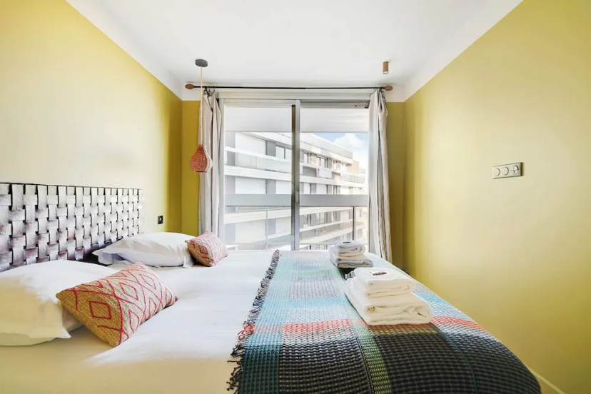 Charming Apartment - 2br/4p - Eiffel Tower — отель с удобным расположением в Париже