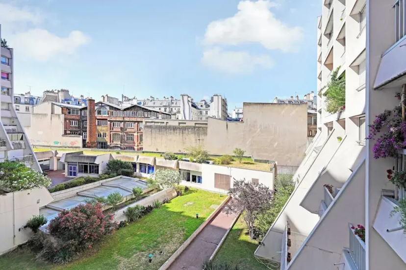 Comfortable 2P Studio - Gare du Nord / Paris 10th — отель с удобствами в Париже