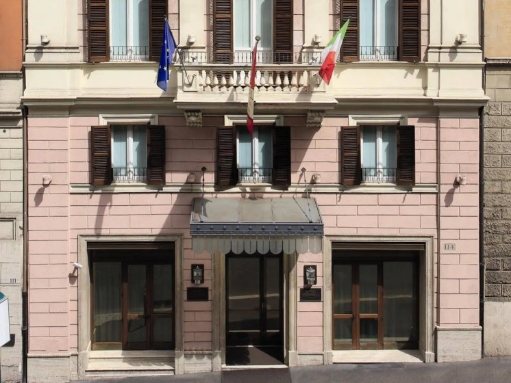 Stendhal and Luxury Suite Annex — отель с удобным расположением в Риме