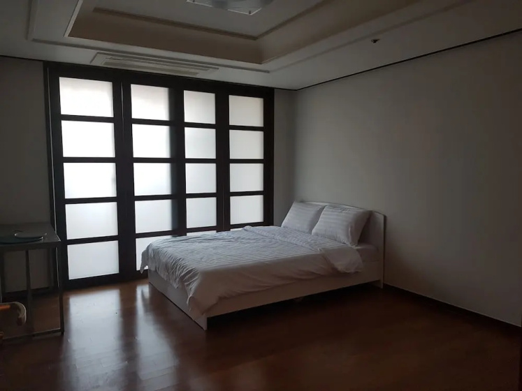 Gangnam Stn Luxury Apt — отель с удобным расположением в Сеул