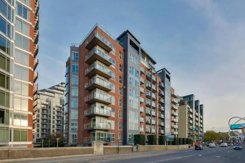 London Oasis - 2 Bed Apartment Wandsworth — забронировать отель в Лондоне