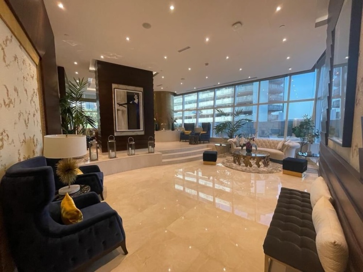 Цены на Tanin - Luxury Waterfront Apt with Stunning Marina Views в Дубае