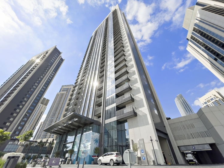 WelHome - Stylish Condo With Cityscape View in Creek Harbour — комфортный отель в Дубае