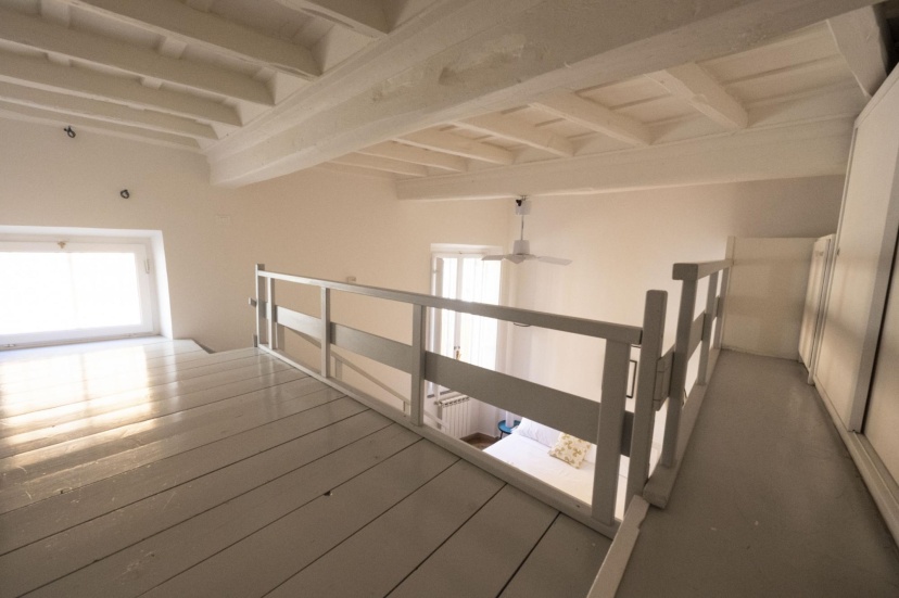Artsy and Elegant Apartment Near Pantheon — комфортный отель в Риме