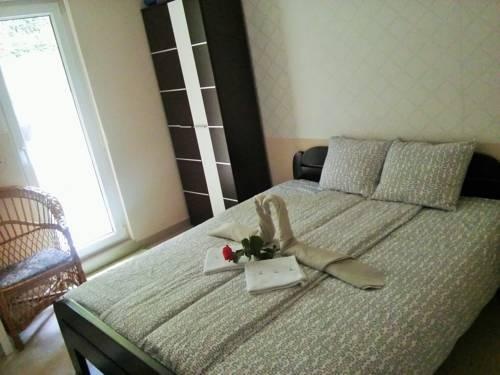 Five Stars — забронировать отель в Белграде