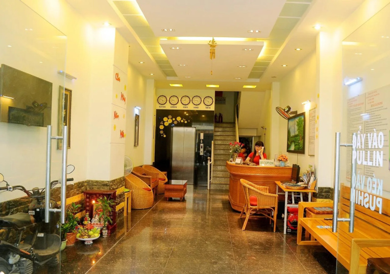 Цены на Queen Hotel 2 в Нячанге
