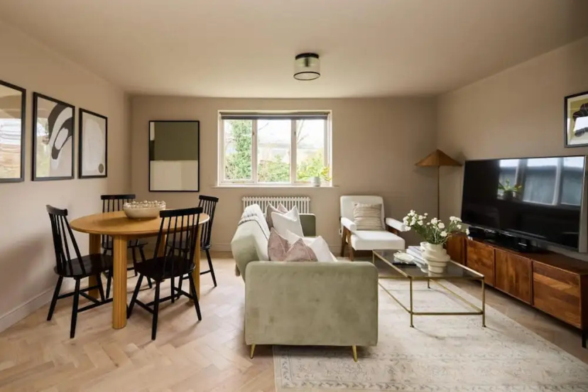 The Twickenham Wonder - Lovely 1bdr Flat With Parking — отель в Лондоне, Соединенное Королевство