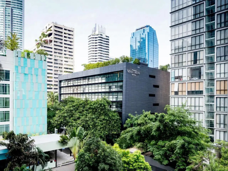Maitria Hotel Sukhumvit 18- A Chatrium Collection (Formerly Oakwood Apartments Trilliant Sukhumvit 18) — комфортный отель в Бангкоке