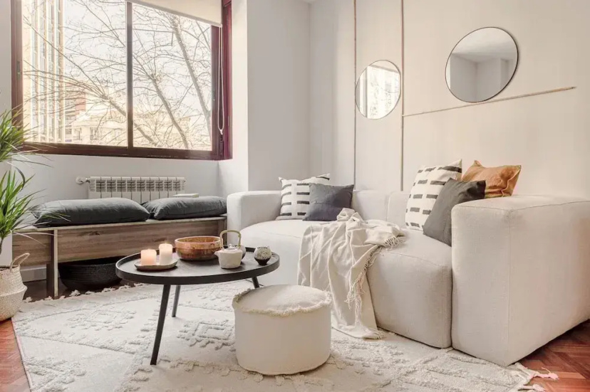 Raja - 2 Bedrooms Apartment in Almagro — забронировать отель в Мадриде