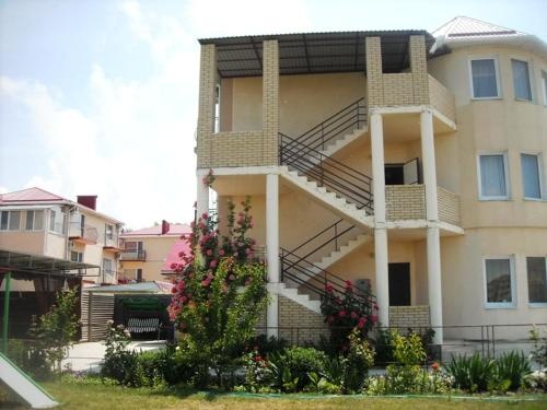 Guest House Izhevchanka — отель с удобствами в Витязево