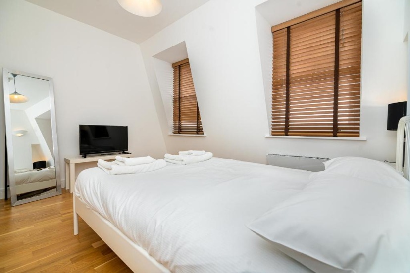 Modern 1 Bed Flat in Holborn, London for up to 2 people - with free wifi — отзывы гостей и цены