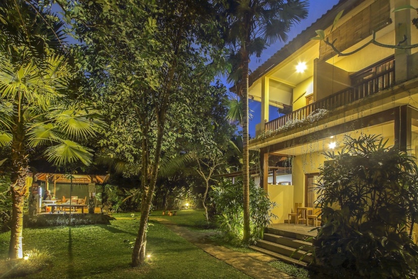 Manggis Sari Guest House — отель с удобствами в Убуде