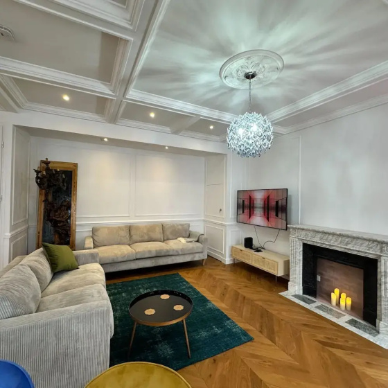 Paradis Chic - Renovated 2 Bed Apt in Paris — забронировать отель в Париже