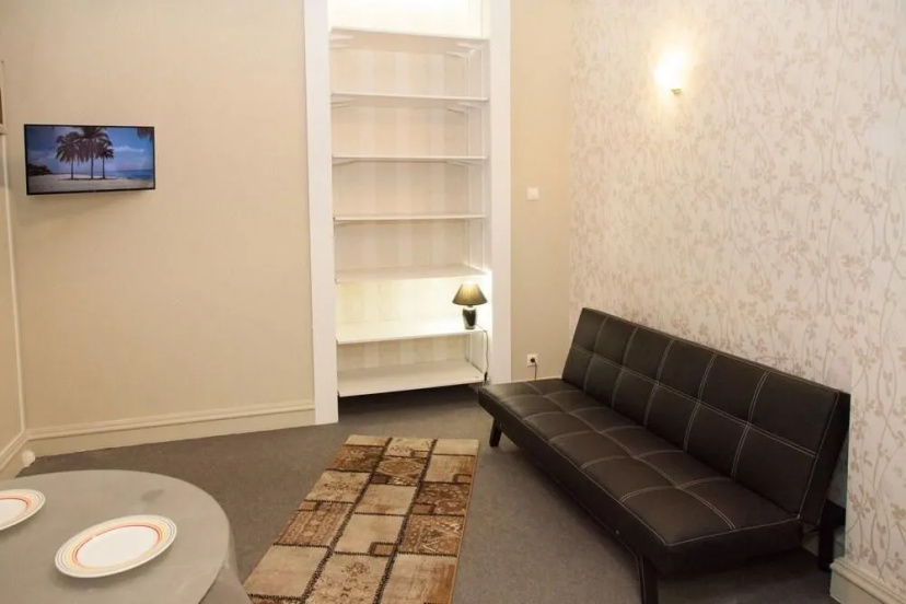 Lovely Apartment in heart of Kolonaki — отель с удобствами в Афины