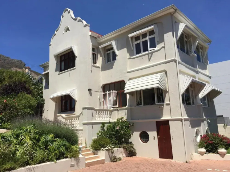 Villa Zeezicht — забронировать отель в Кейптауне