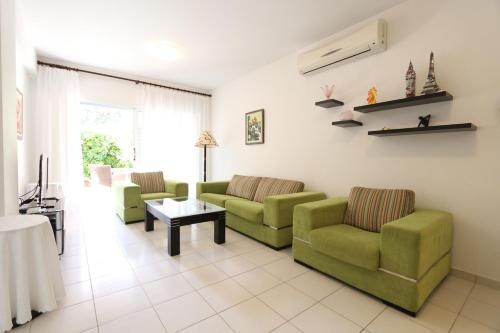 Victor Apartment — отель с удобствами в Пафос