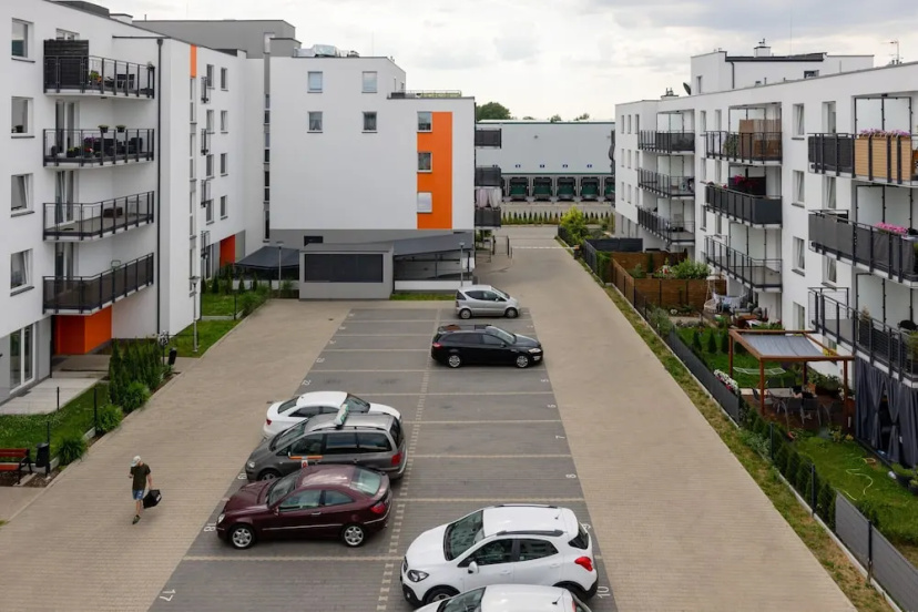 Trendy Apartment + Parking by Renters — отель с удобным расположением в Варшаве