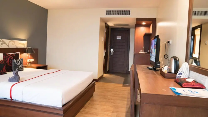 Beachfront Hotel, a high level of experience! — комфортный отель в Паттайе