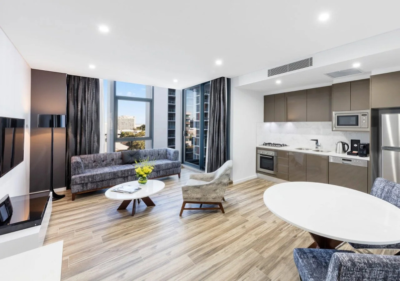Meriton Suites Mascot Central — забронировать отель в Сиднее