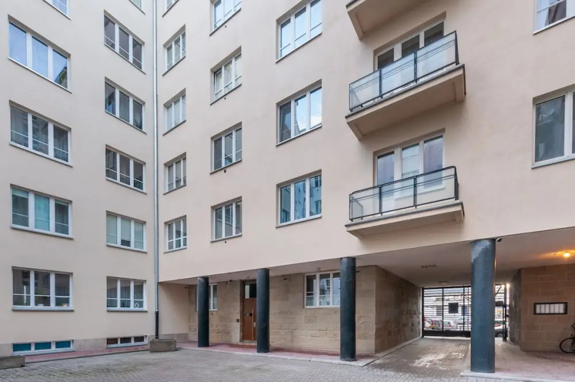 Little Home - Monte Carlo — забронировать отель в Варшаве