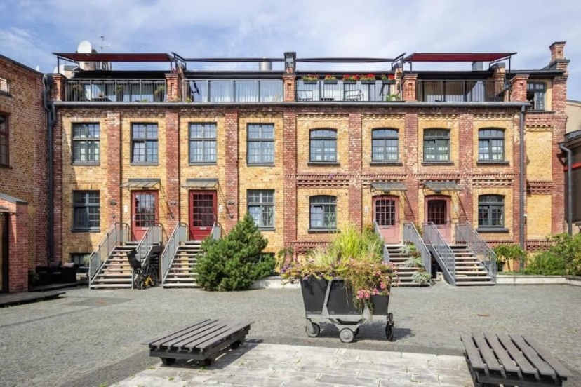 Gypsum Factory - Historic 4 Floor Townhouse - River View Terrace - King Bed 140m2 — отель с удобным расположением в риге