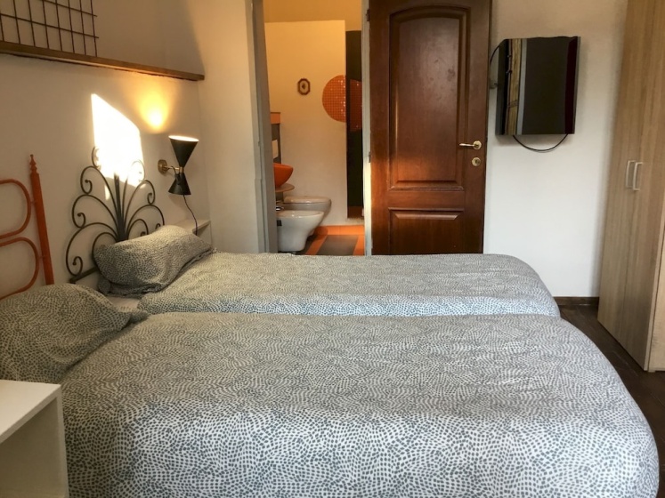 Faenza 37 Apartment — забронировать отель в Флоренции