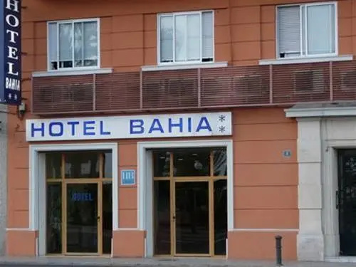 Hotel Bahia — отель в удобной локации в Аликанте