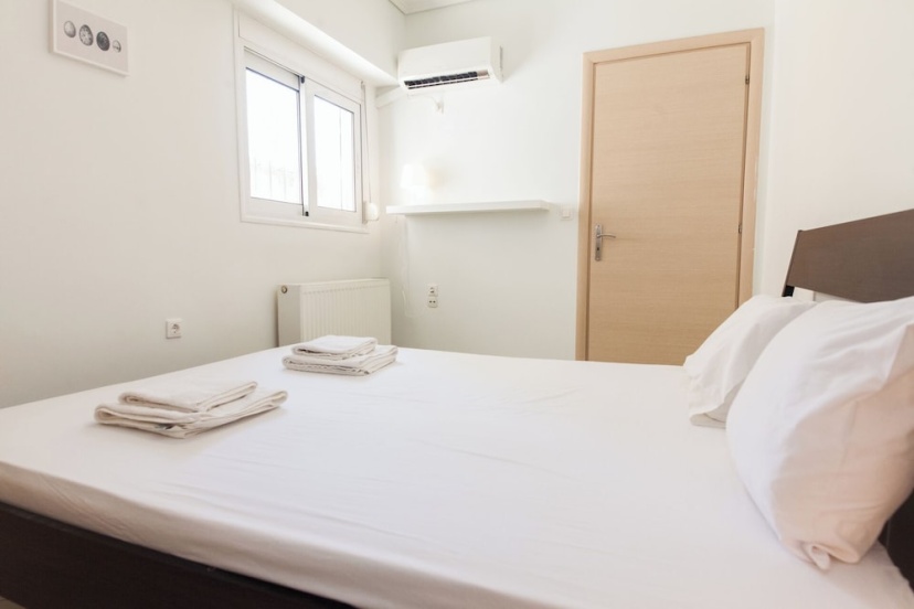 Comfy New Apt w Balcony GC 3360-01 — комфортный отель в Афины